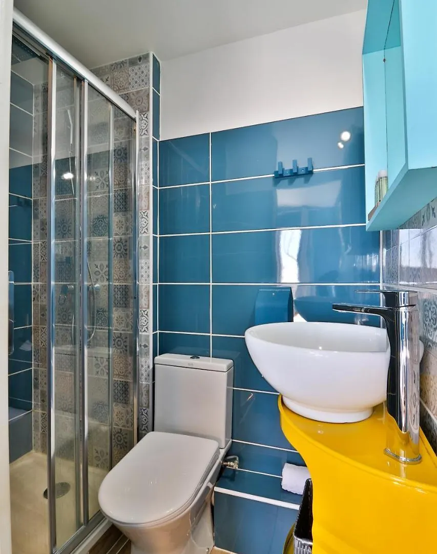 Hotel La Bastide Ιέρ 0*,  Γαλλία